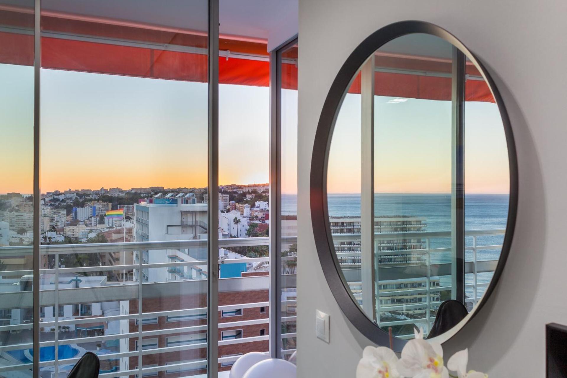 Apartment Moderno Con Impresionantes Vistas Al Mar