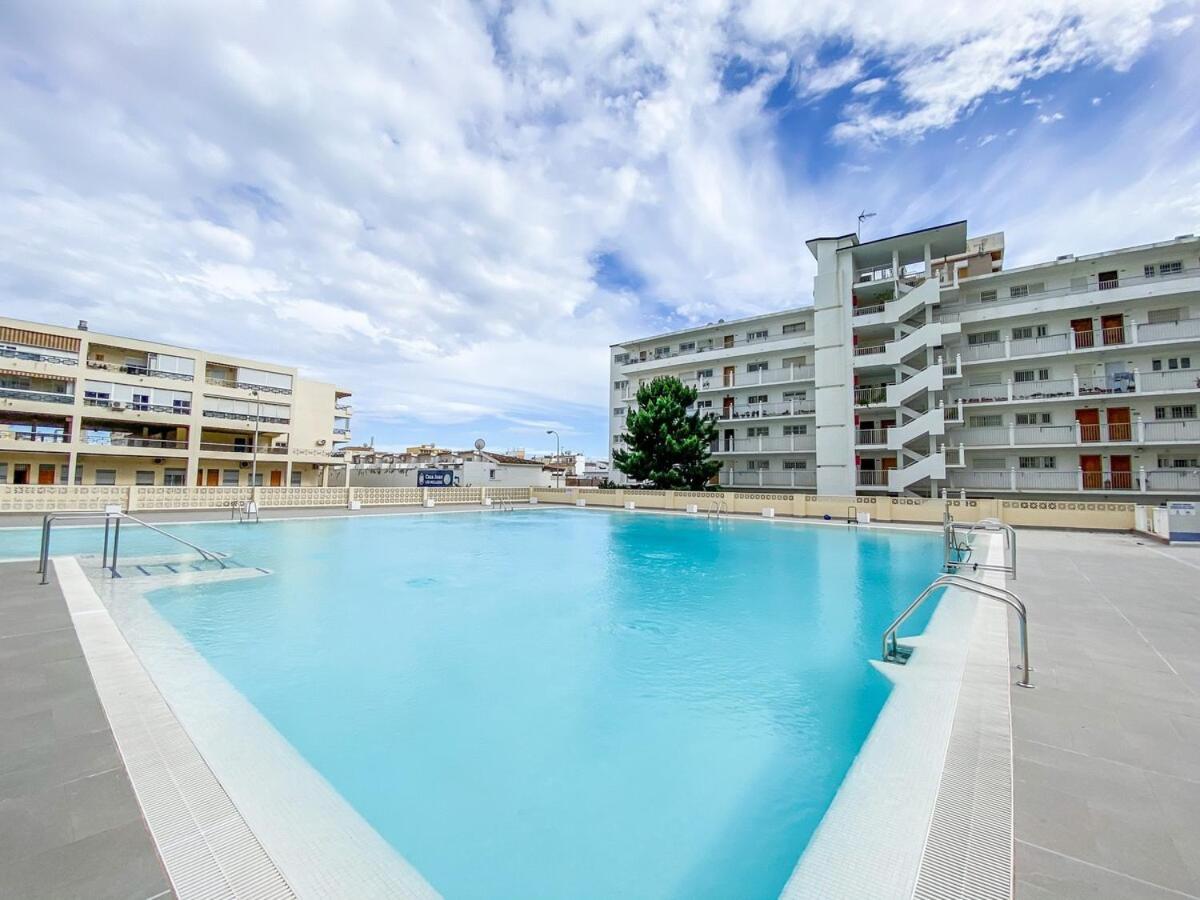 A 100 Metros De La Playa Apartment *