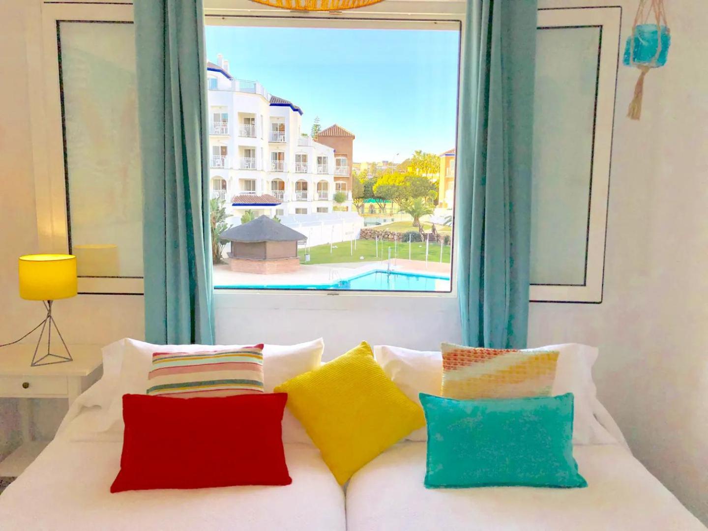 Apartment Boho Chic- Beachfront - Free Bikes - Salt Water Pool *