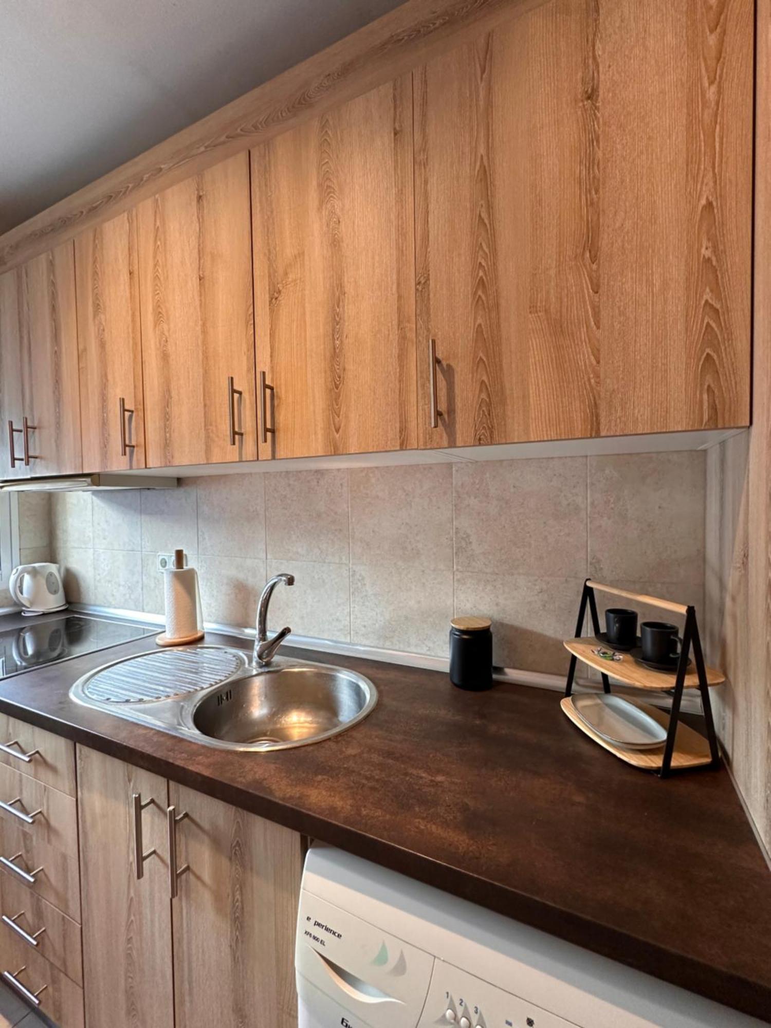 J&k Apartment *