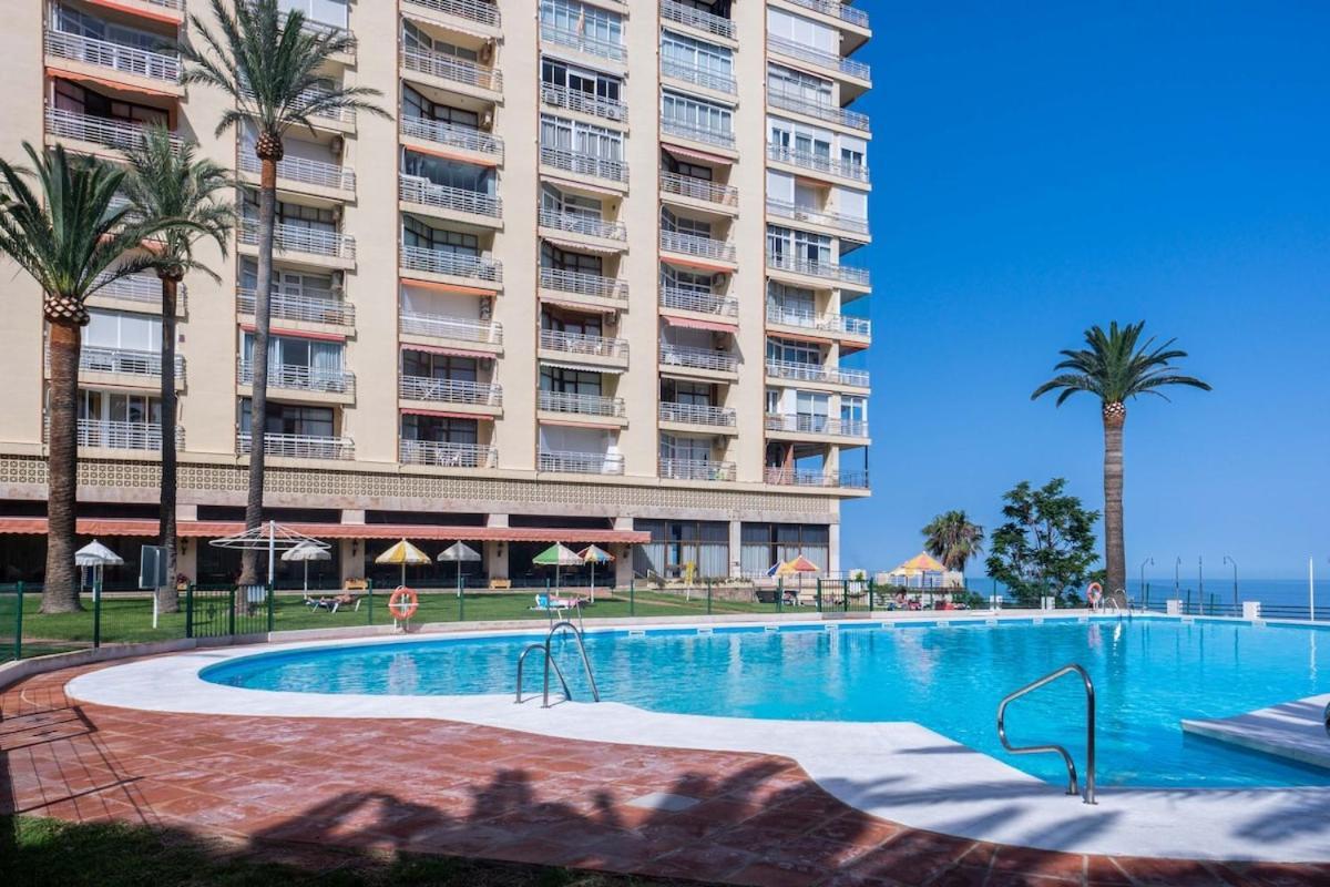 ¡magnificas Vistas Al Mar! Piscina Y Wifi Gratis Torremolinos