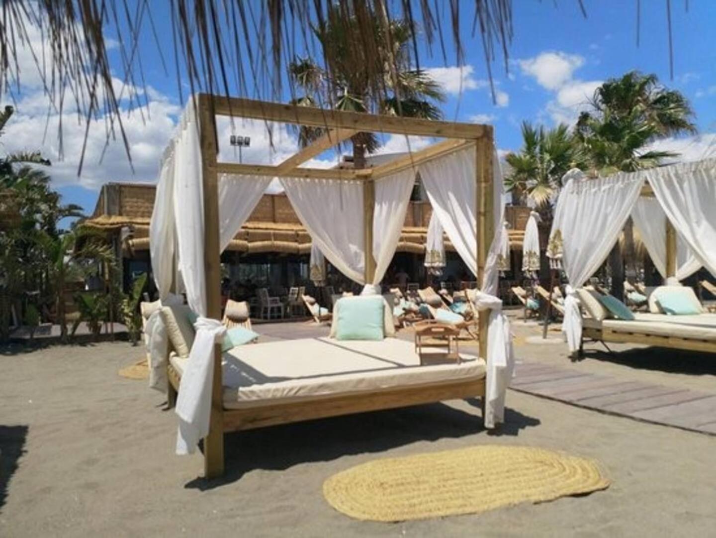 Boho Chic- Beachfront - Free Bikes - Salt Water Pool Apartment Torremolinos
