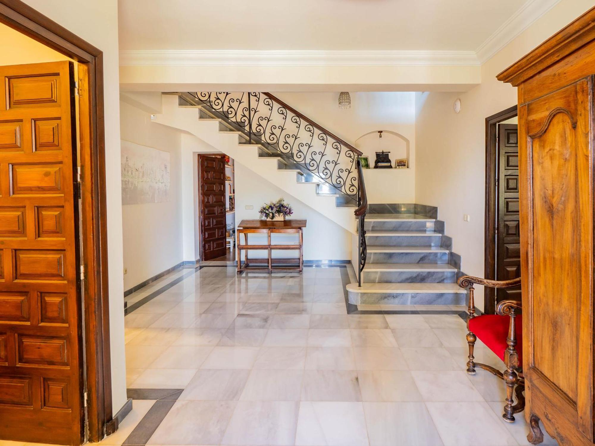 Cubo's Capuchinas & Cave House Villa