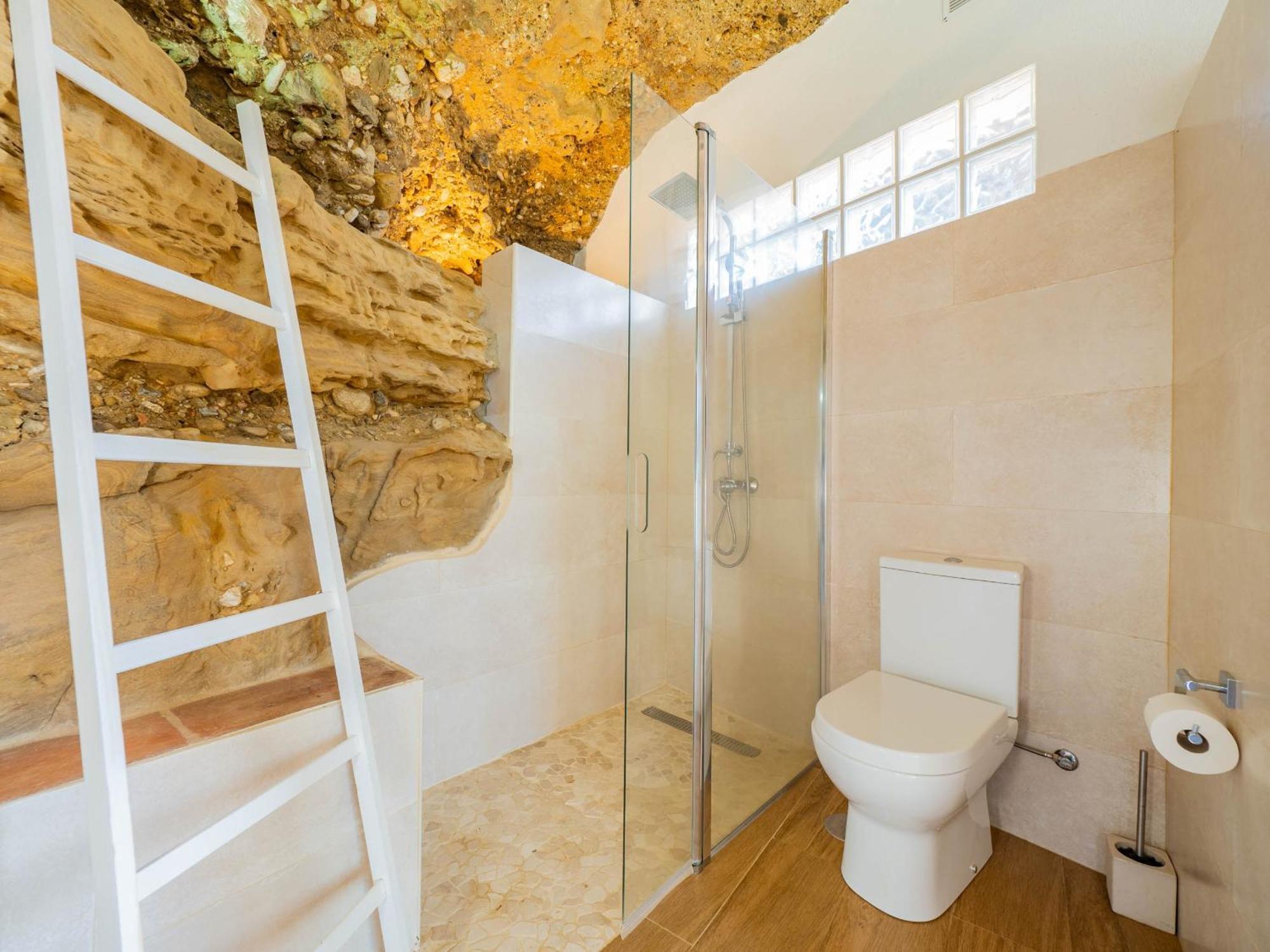 Cubo's Capuchinas & Cave House
