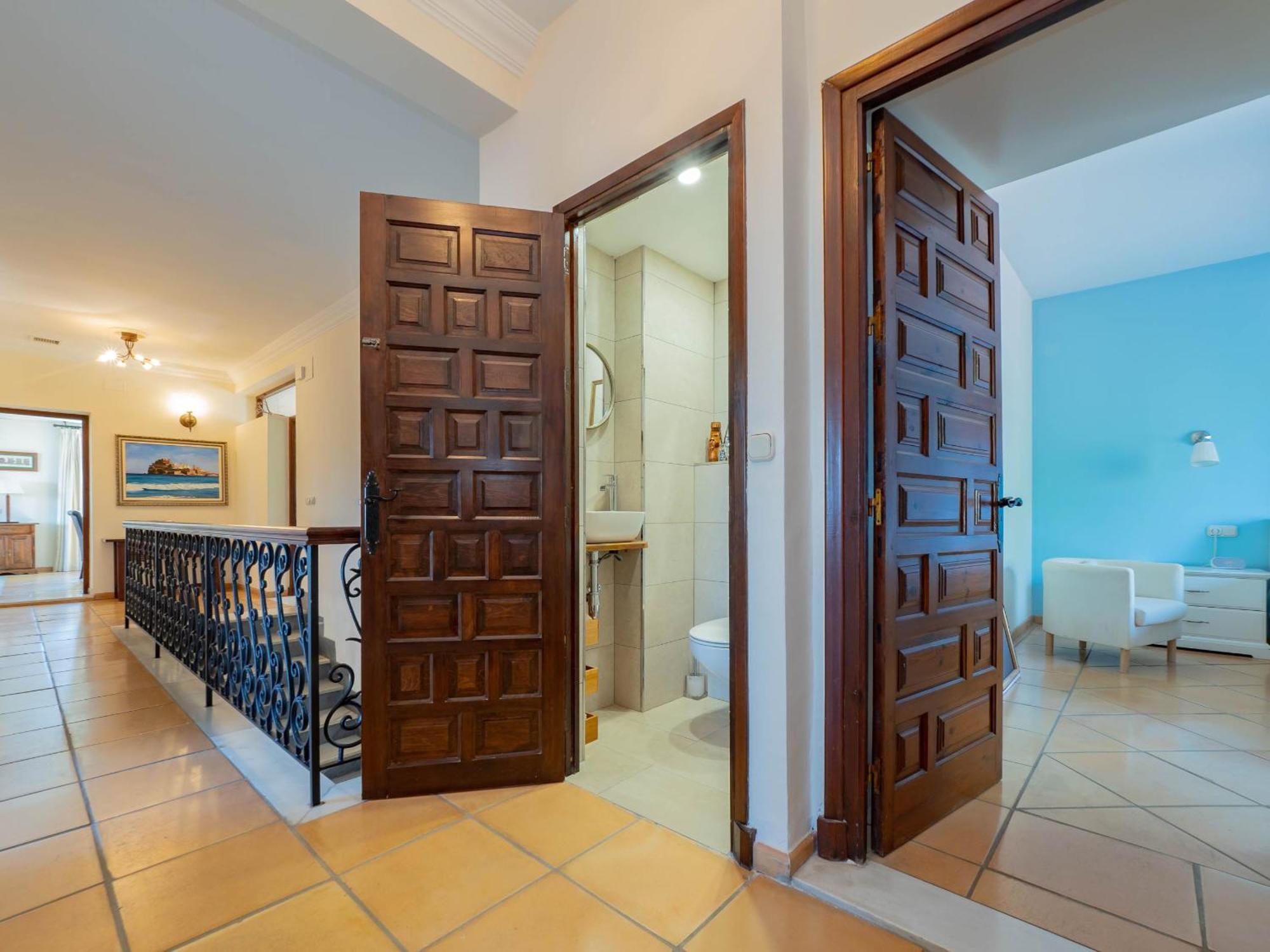 Cubo's Capuchinas & Cave House Villa