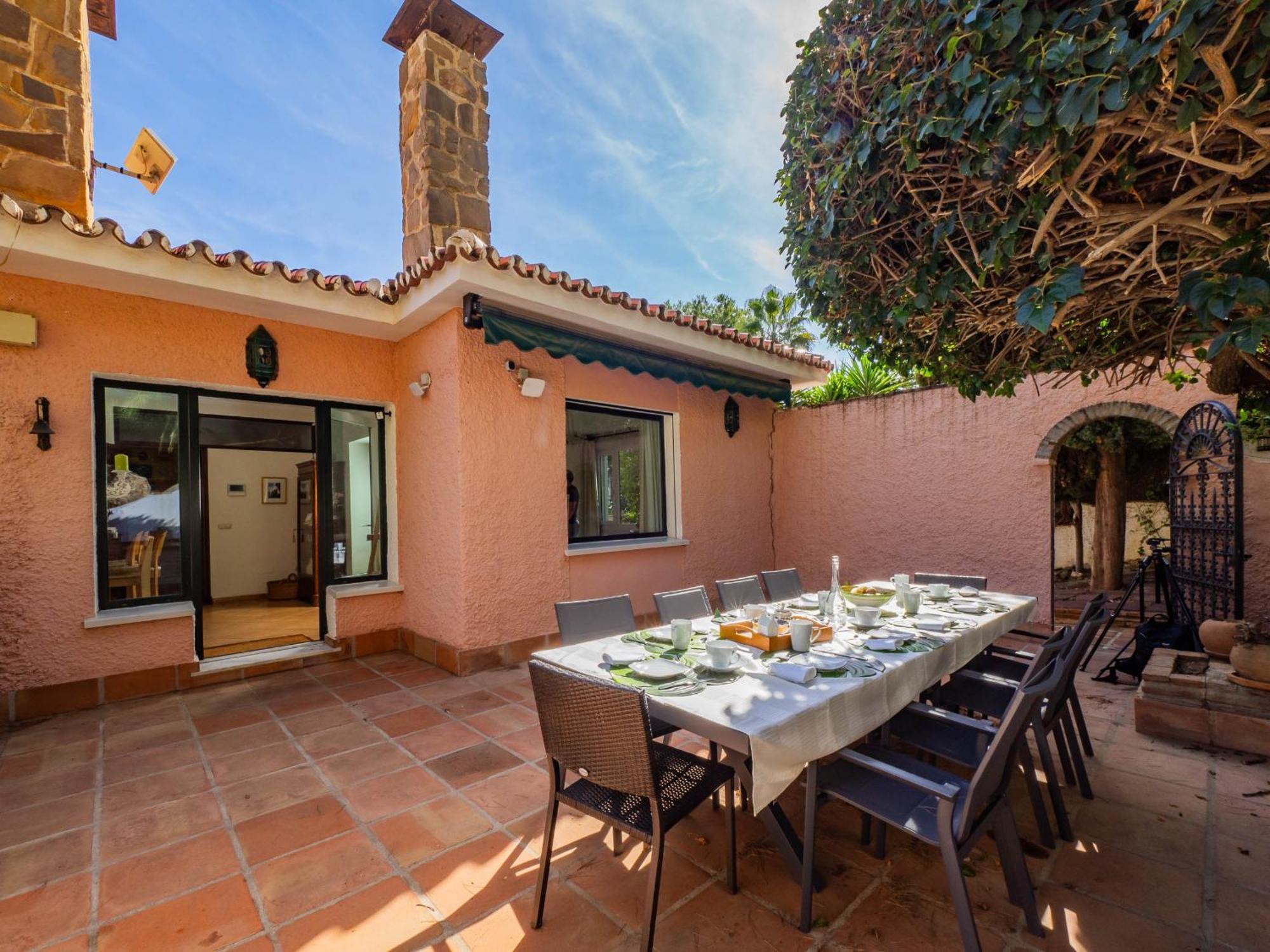 Cubo's Capuchinas & Cave House Villa