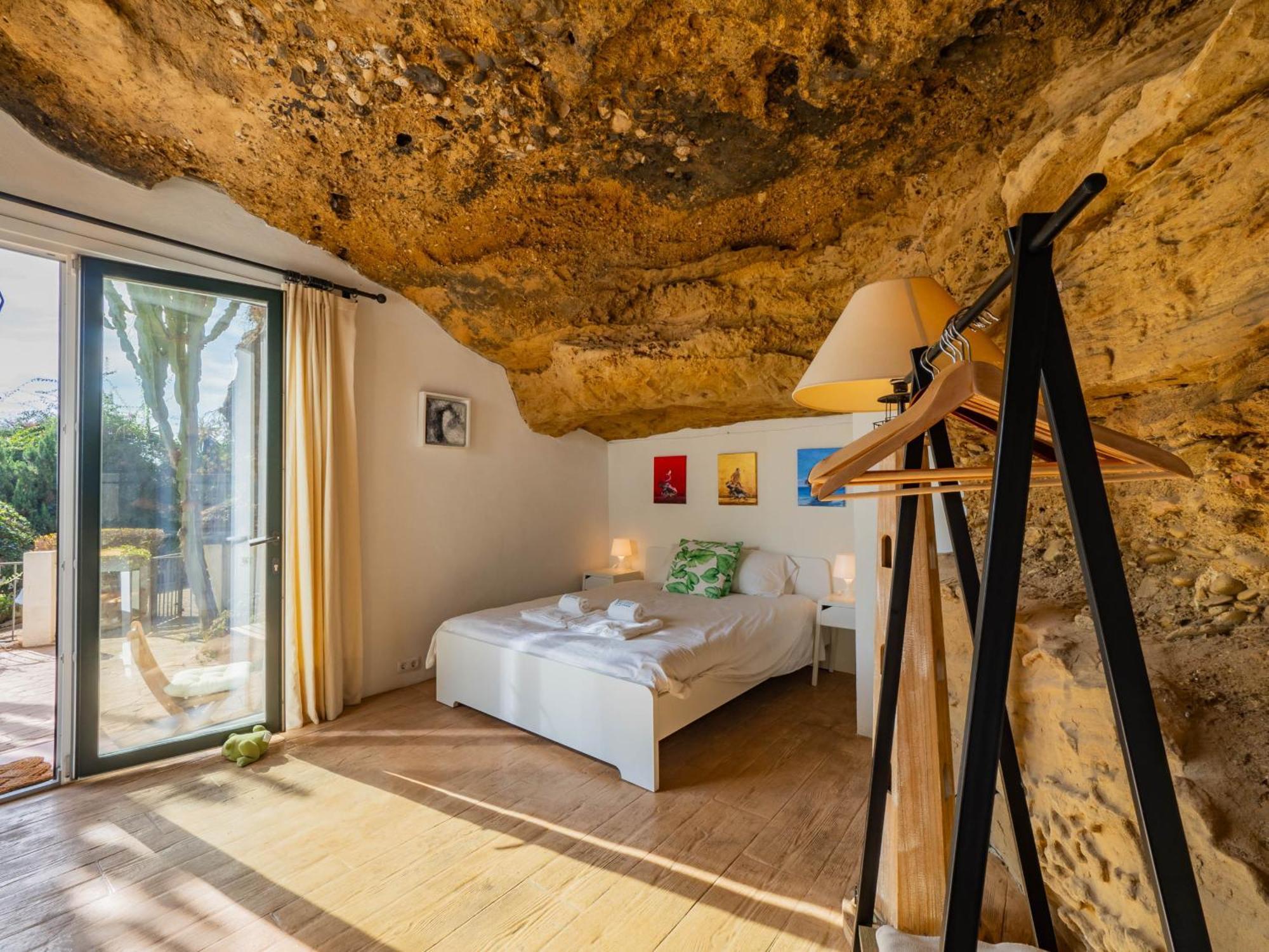 Villa Cubo's Capuchinas & Cave House