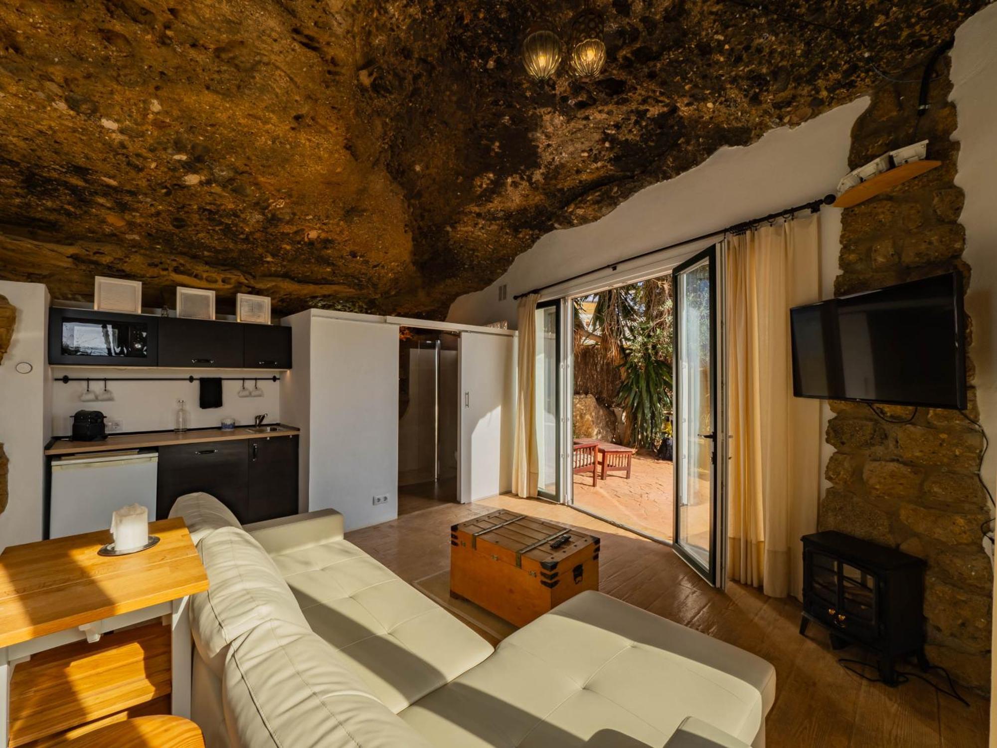 Cubo's Capuchinas & Cave House Torremolinos