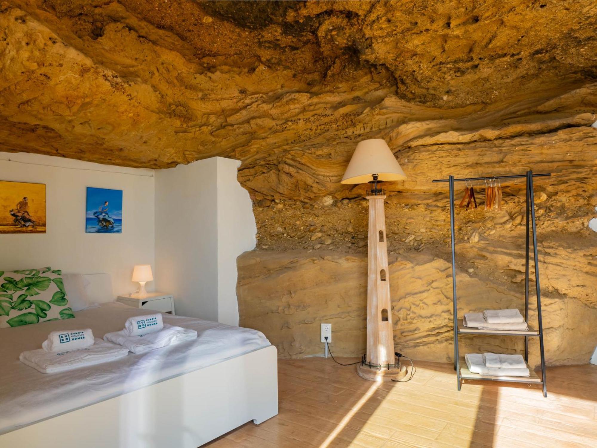 Villa Cubo's Capuchinas & Cave House Torremolinos