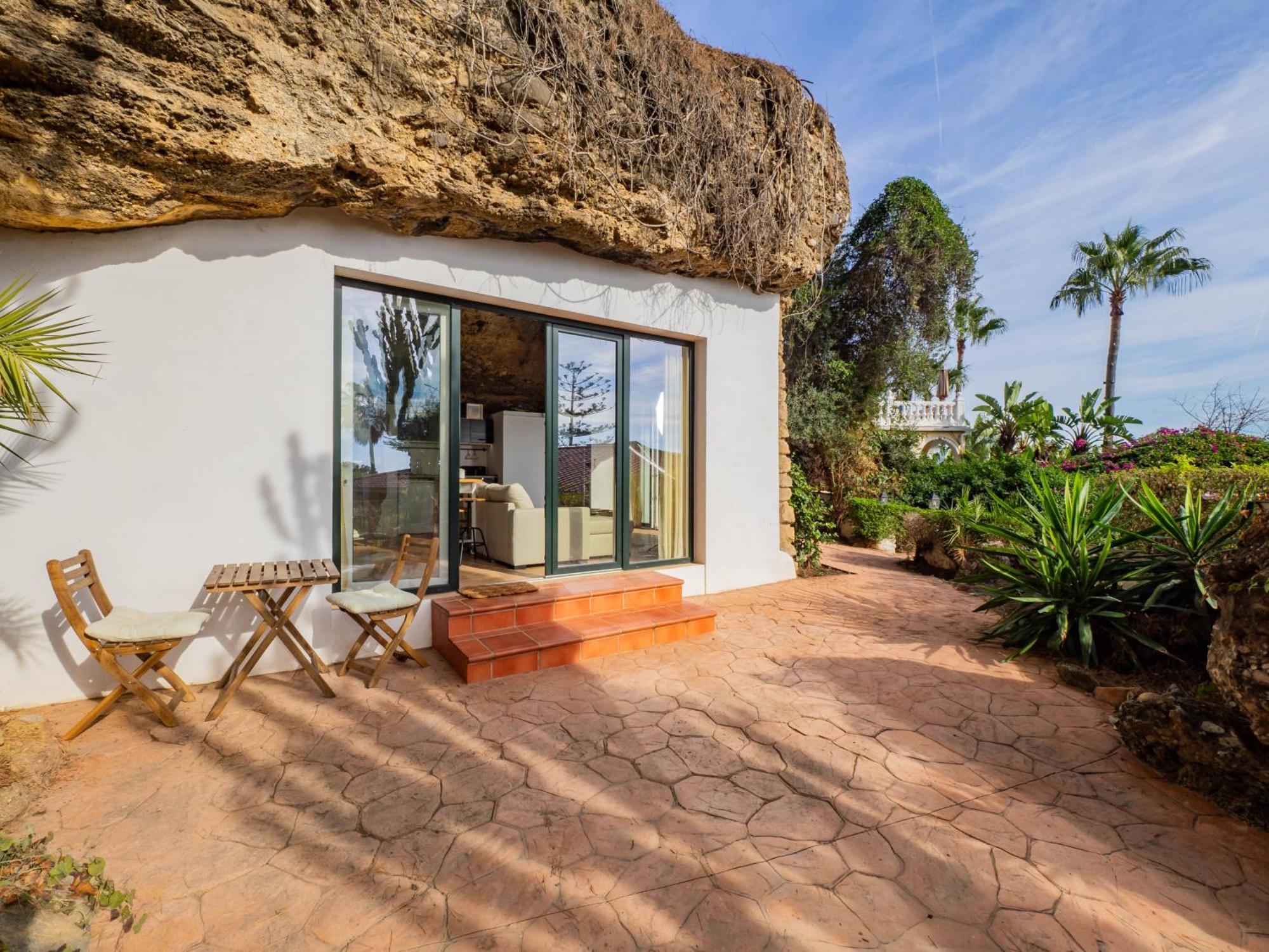 Cubo's Capuchinas & Cave House