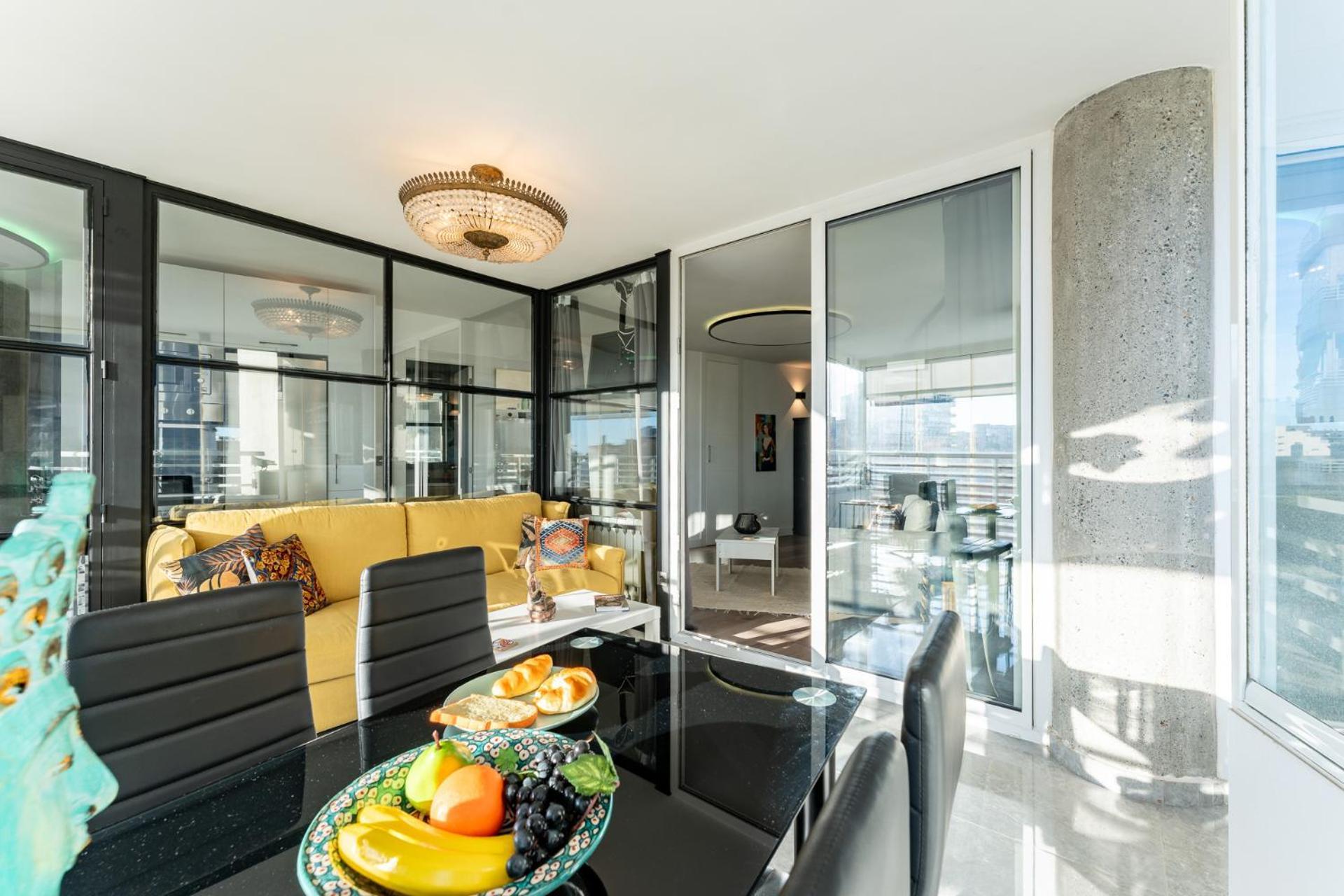Ct 353 - Faro's Tower 2 - Walking Distance To Everything Apartment