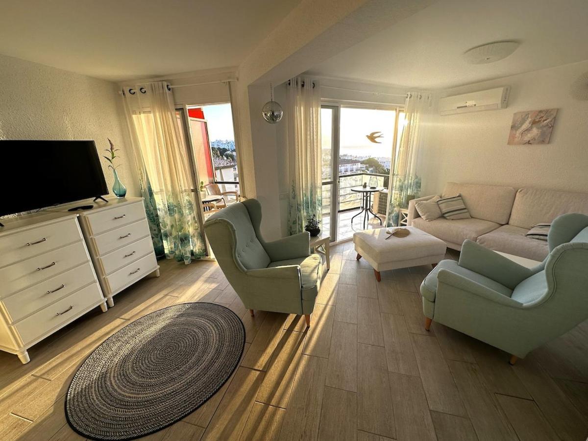 Marvelous Sea & Garden View, Near Carihuela Torremolinos