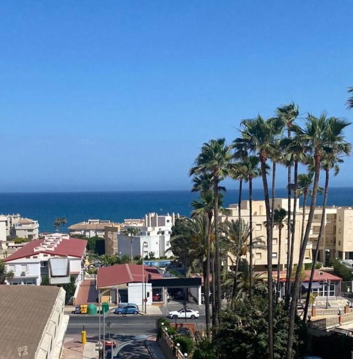 Sunny Seaview Apartment