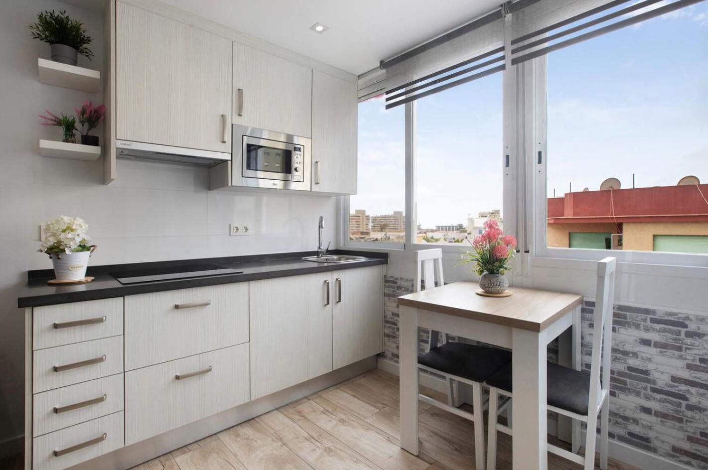 Sunny New In The Center Apartment Torremolinos
