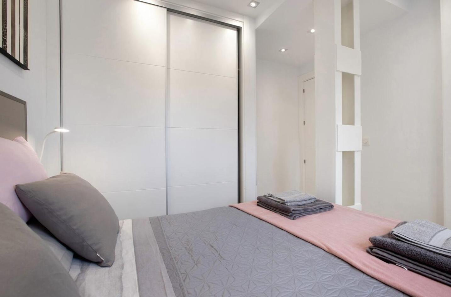 Sunny New In The Center Appartement