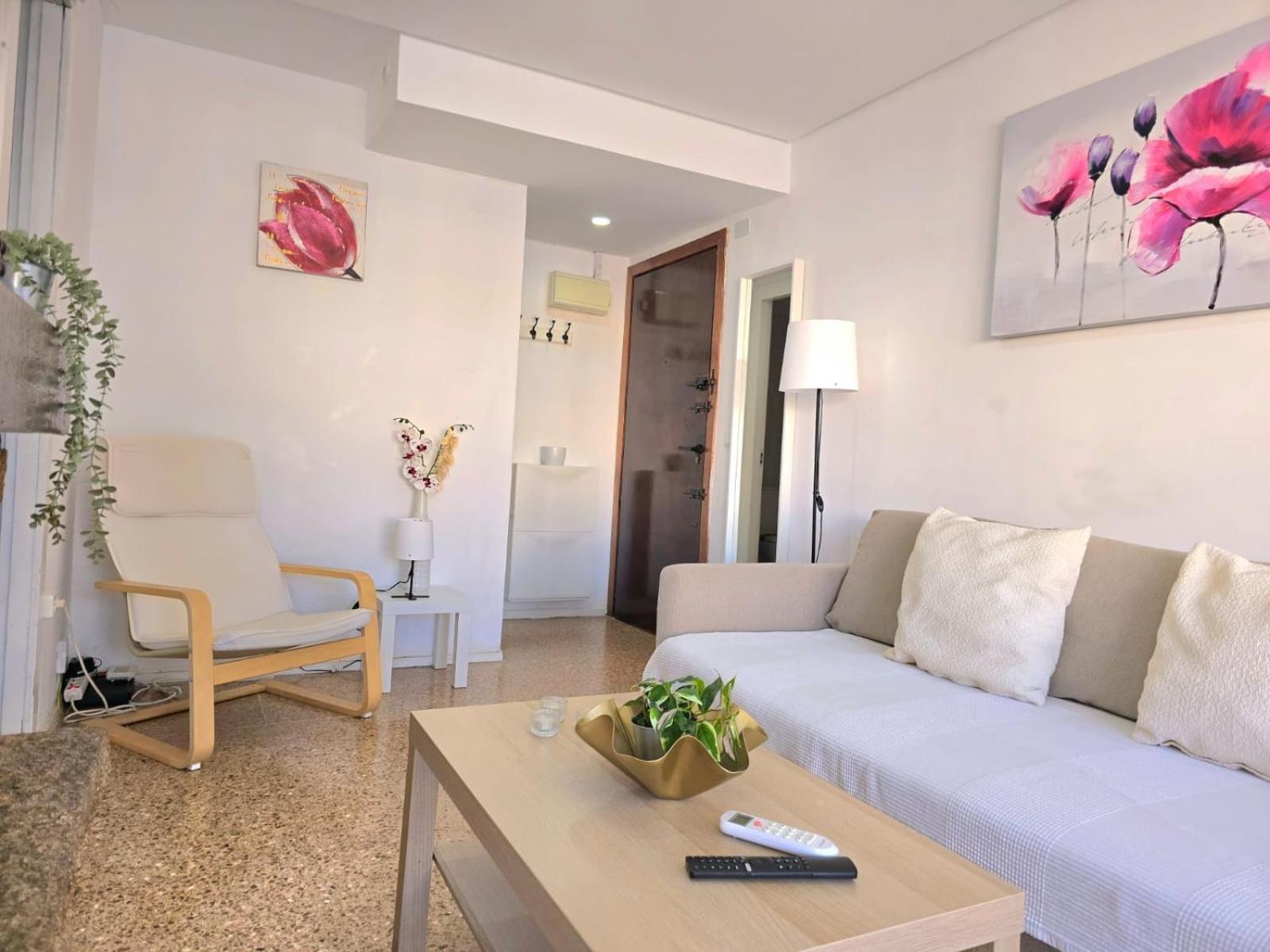 Nogalera Rainbow 2-bedroom Apartment, Pool And Parking By Namaste Elite Apartment