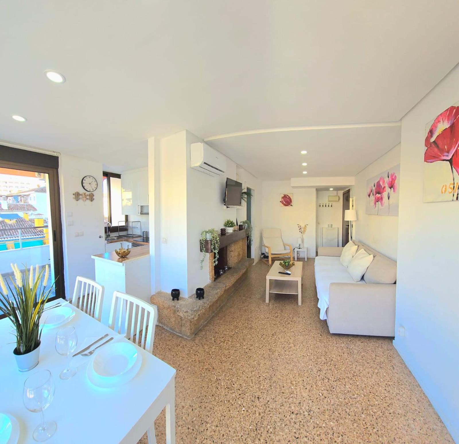 Nogalera Rainbow 2-bedroom Apartment, Pool And Parking By Namaste Elite Apartment