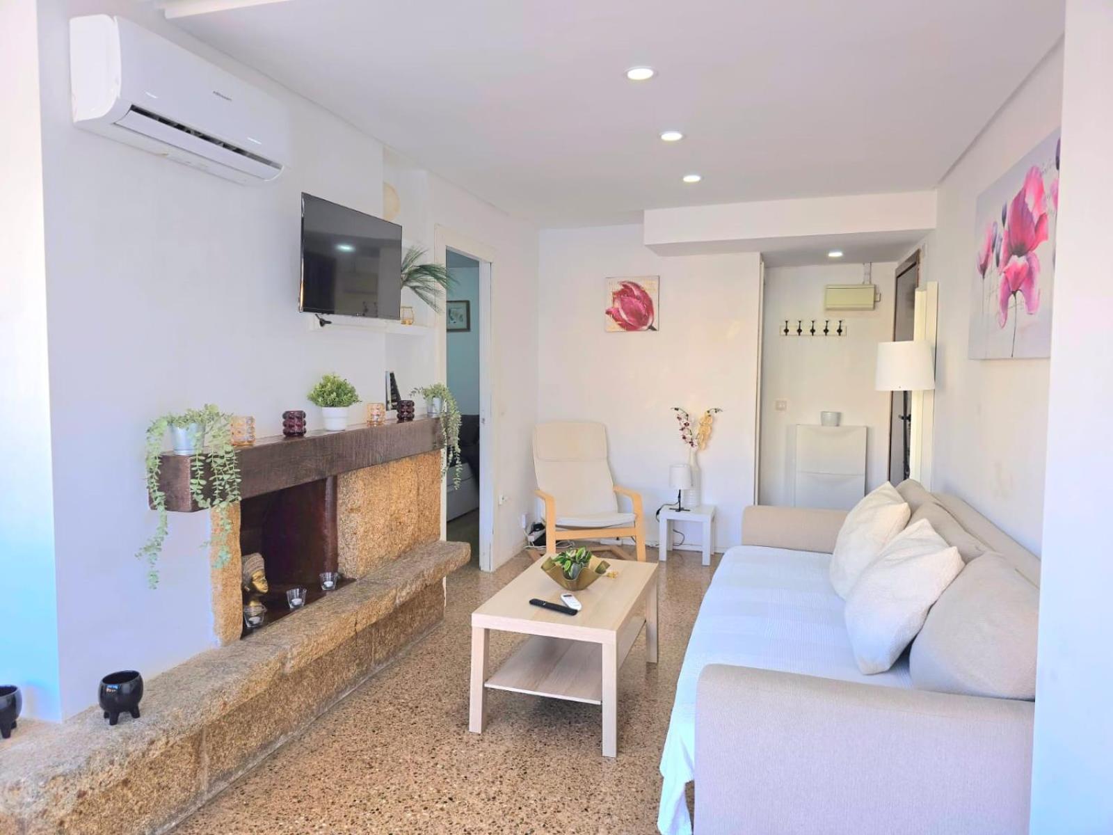 Apartment Nogalera Rainbow 2-bedroom Apartment, Pool And Parking By Namaste Elite