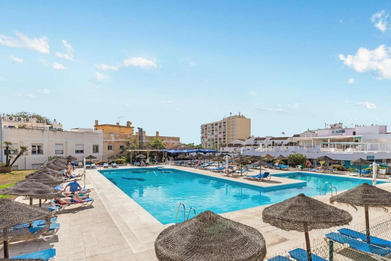 Apartment Nogalera Rainbow 2-bedroom Apartment, Pool And Parking By Namaste Elite Torremolinos