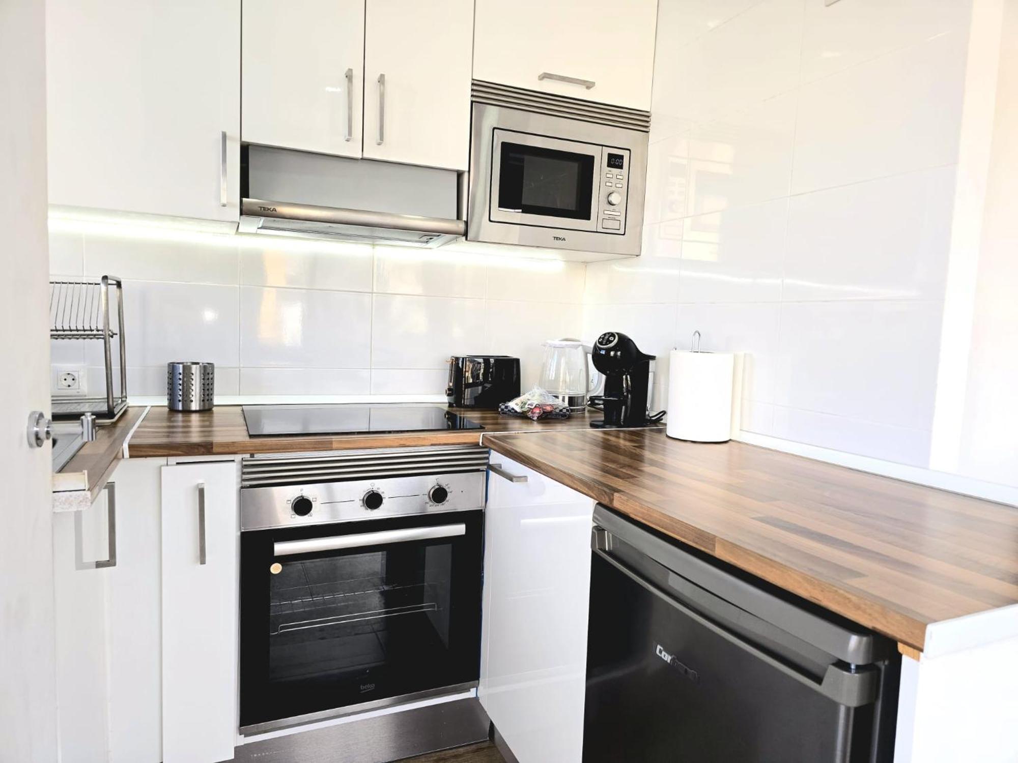 Nogalera Rainbow 2-bedroom Apartment, Pool And Parking By Namaste Elite Apartment *