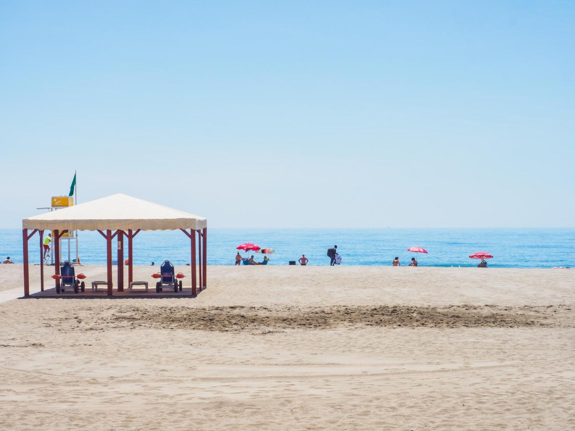 Cubo's Sea View & Fun Eurosol Apartment