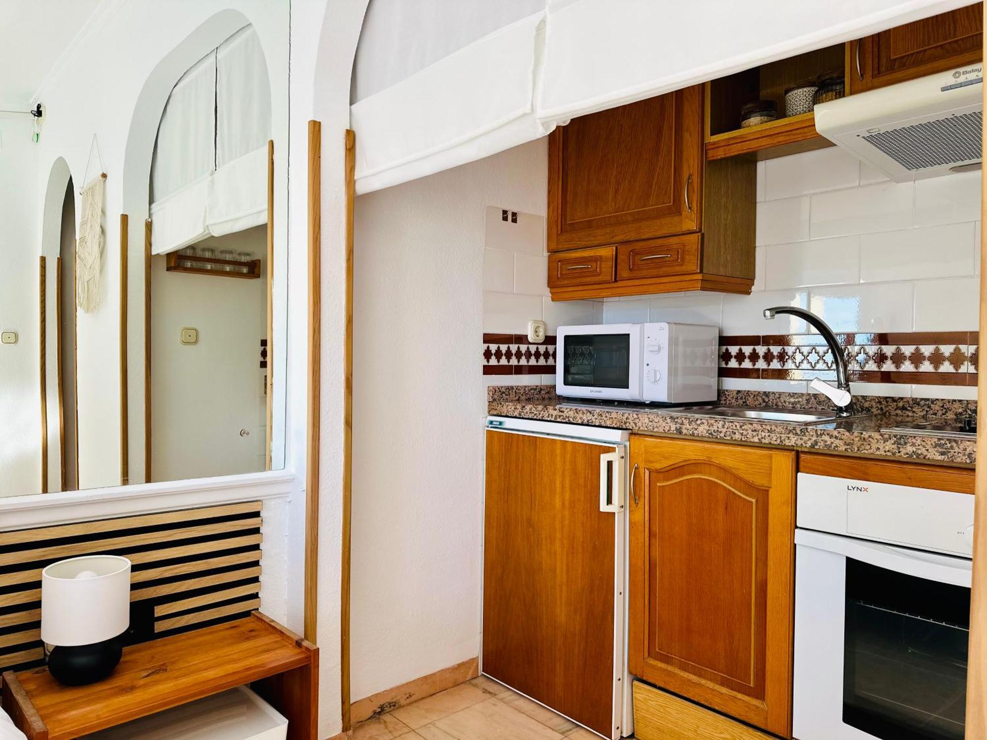Appartement Cozy- 100m From The With Pool & Perfect For2 Torremolinos