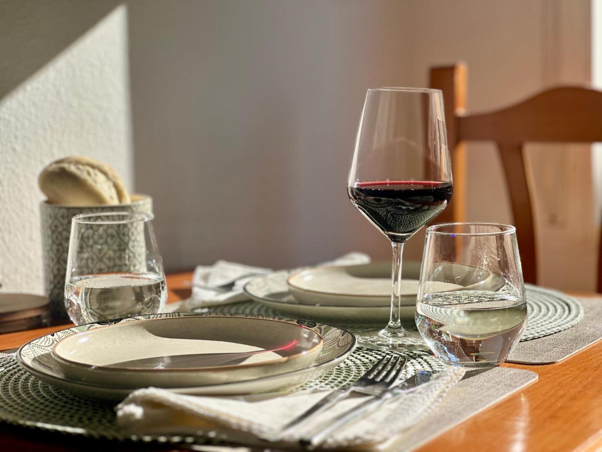 Cozy- 100m From The With Pool & Perfect For2 Appartement Torremolinos