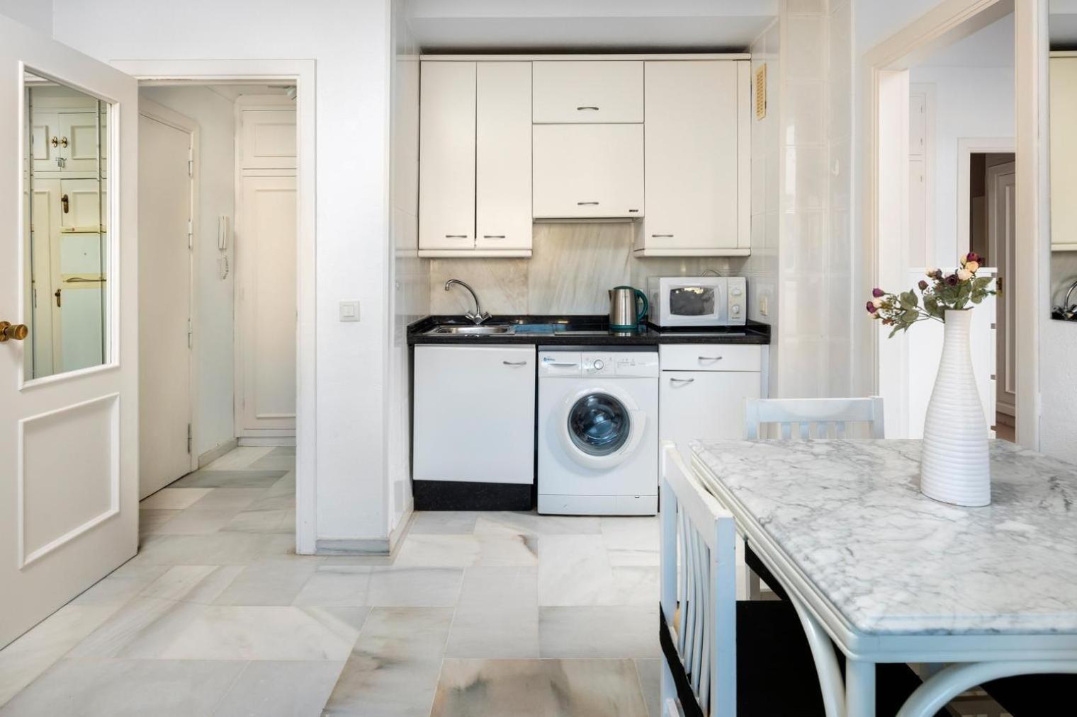 Primera Linea Del Mar - Acceso Directo Playa Carihuela Appartement *