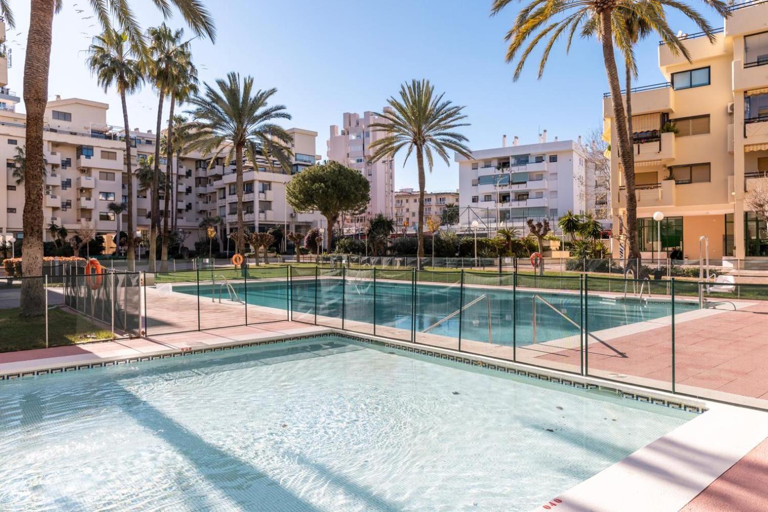 Primera Linea Del Mar - Acceso Directo Playa Carihuela Appartement