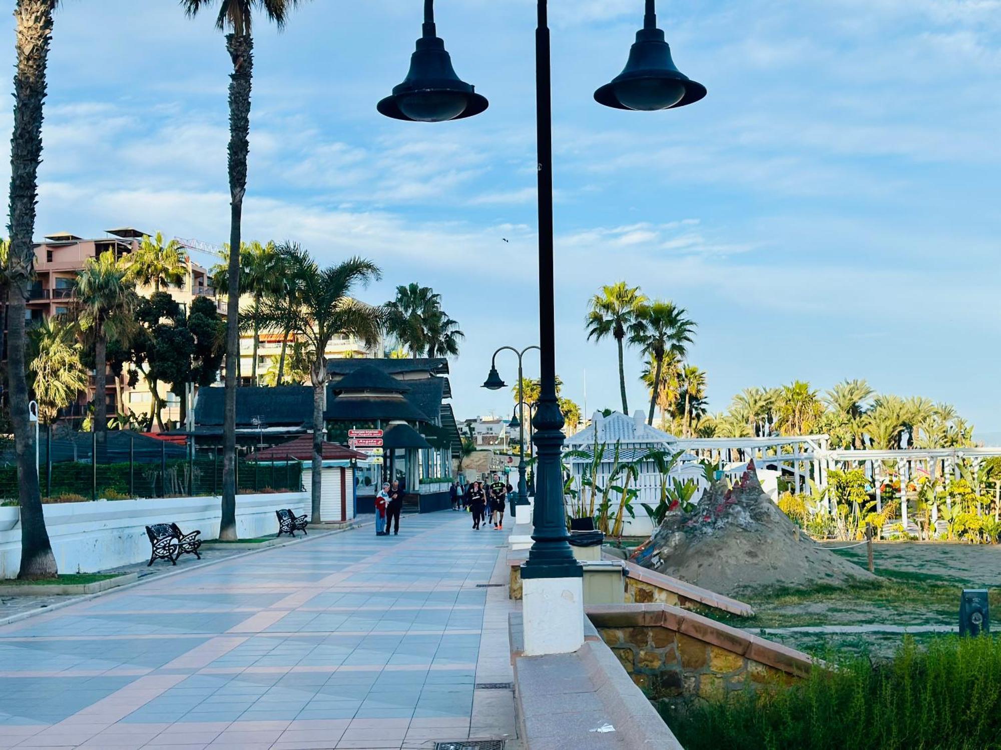 Cozy- 100m From The With Pool & Perfect For2 * Torremolinos