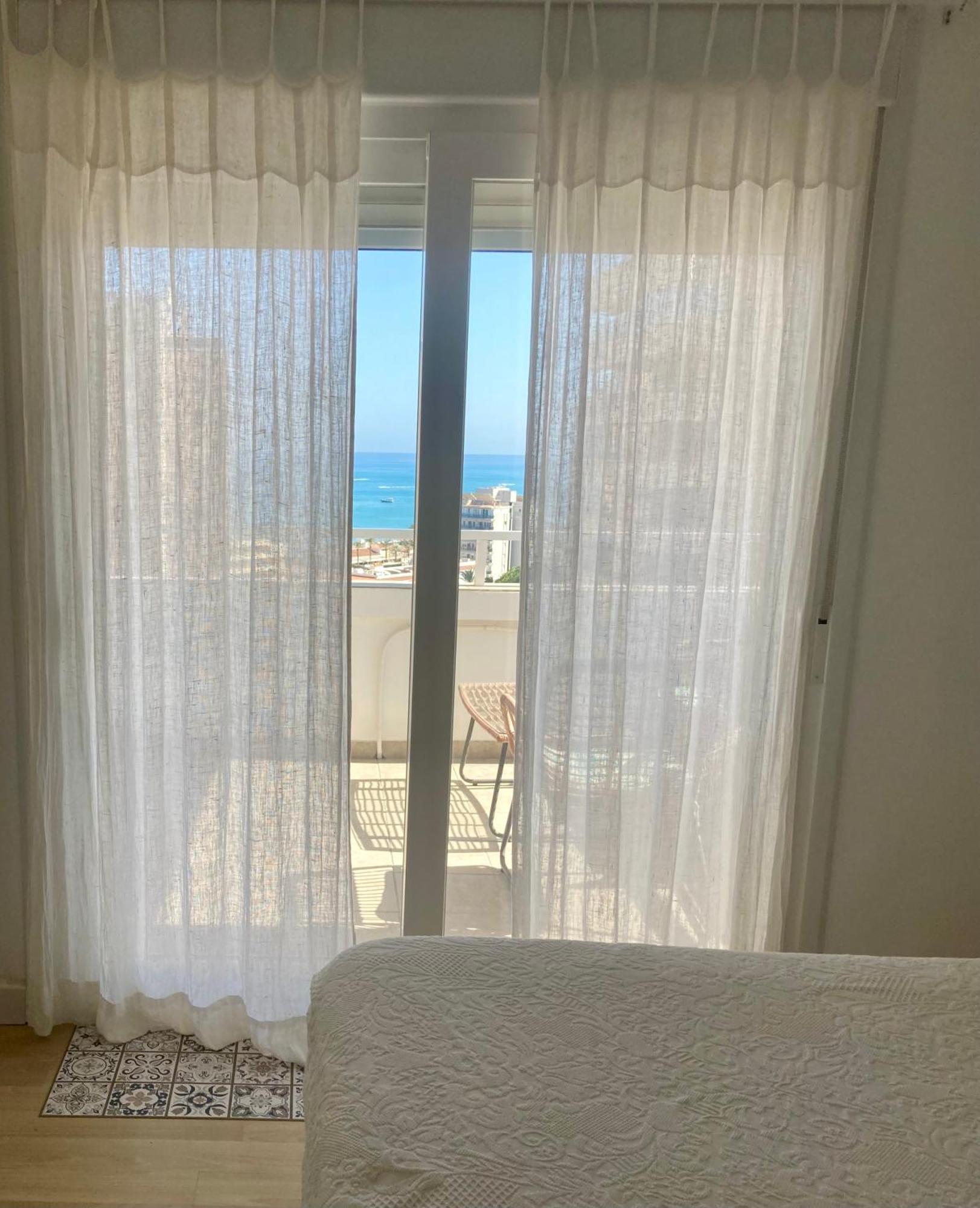 Frente Al Mar Torres De Playamar En * Torremolinos
