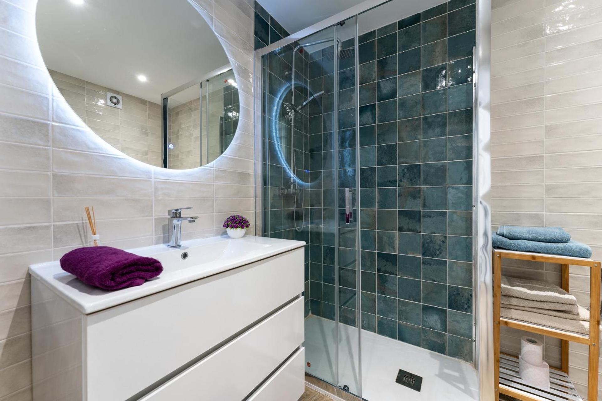 Apartment Malagasuite Glow Studio & Pool *