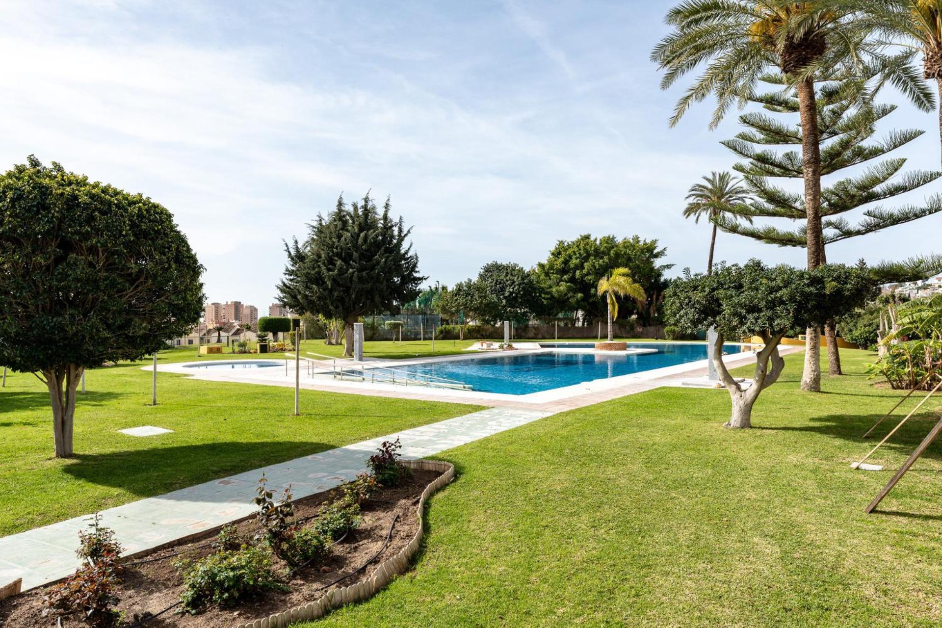 Malagasuite Glow Studio & Pool Apartment
