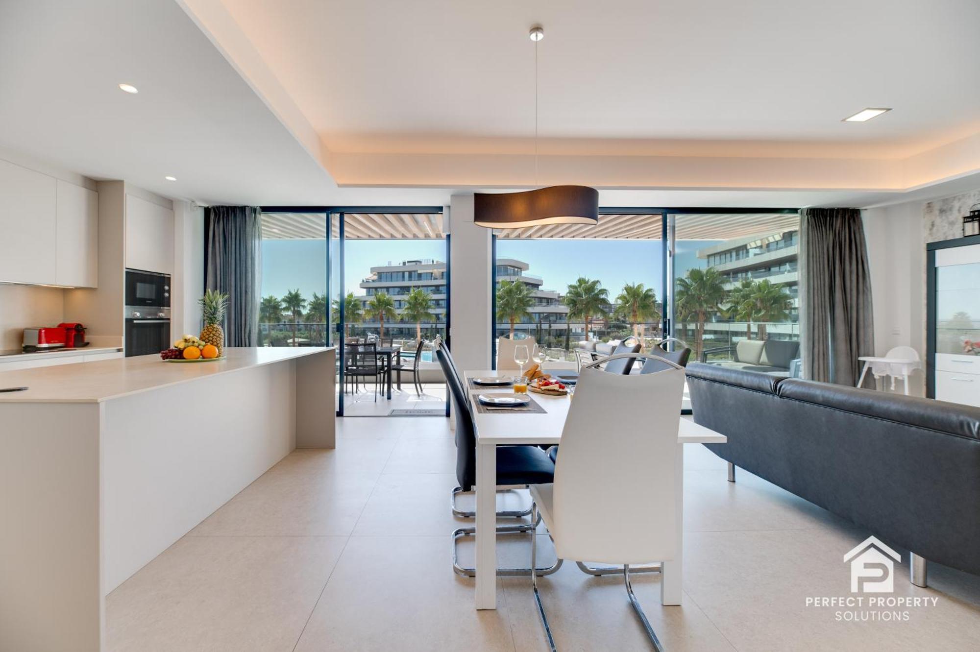 Appartement Luxury Beachfront 3br In Nereidas With Pools Gym