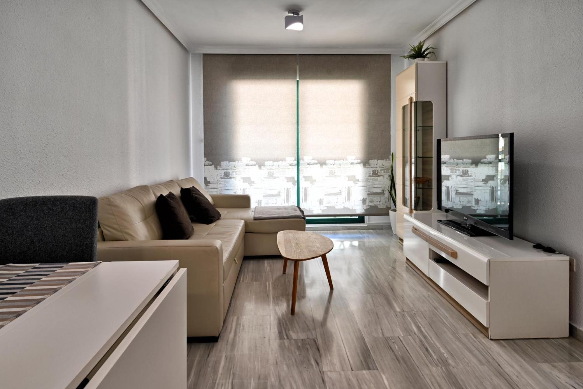 Rent4 Malaga Playa Del Bajondillo Apartment *