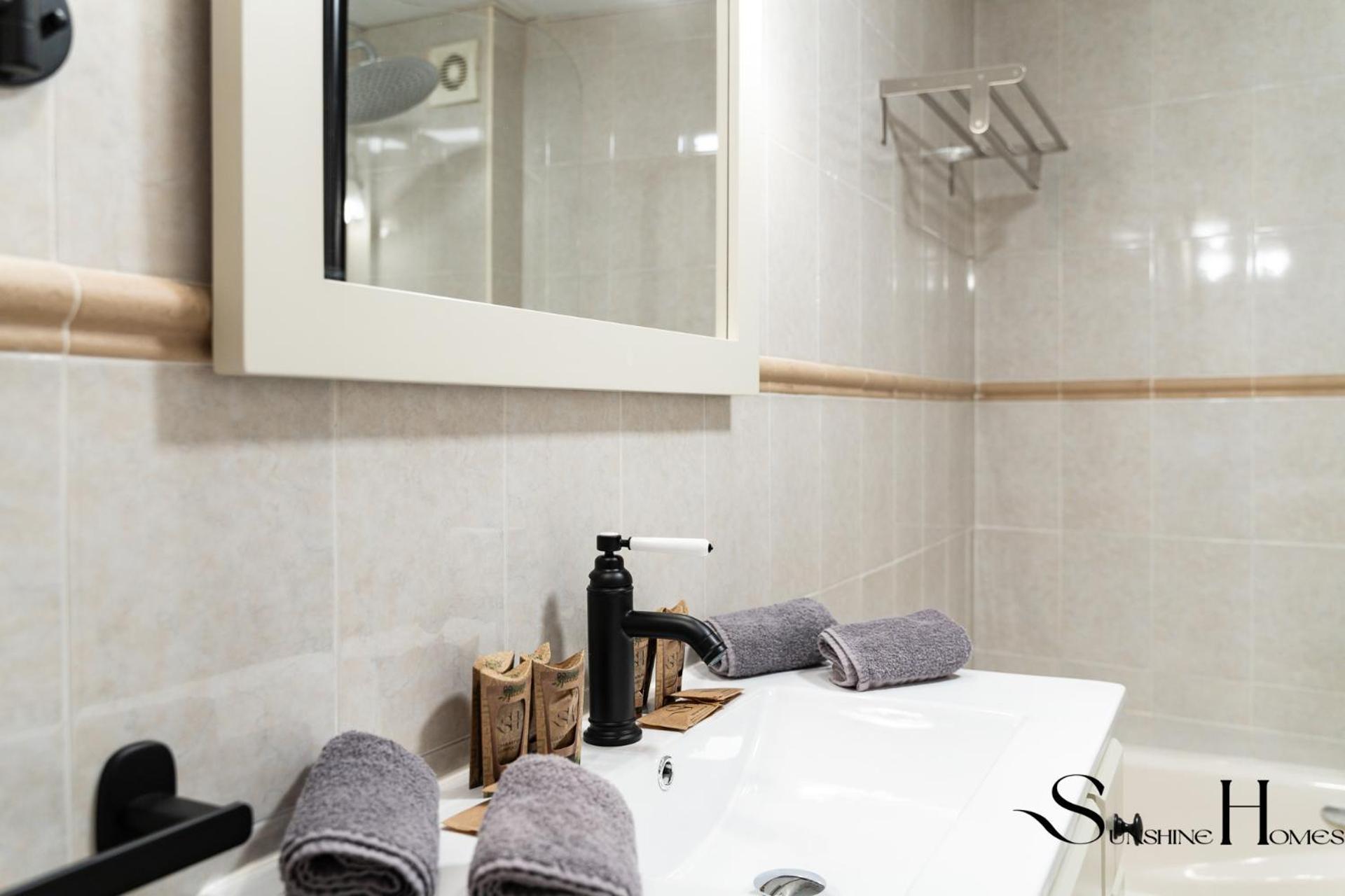 Appartement 50 Meters From The Beach, 1 Bedroom With Parking *