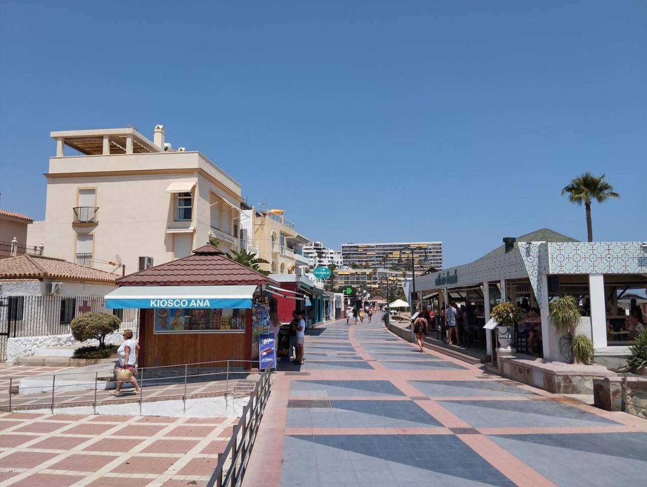 Appartement Lidia Planta 2, La Carihuela 1ª Linea Playa, Vistas Mar, Buhardilla 1 Dormitorio, 40 M2, 1-3 Huesped, Terraza, Wifi Torremolinos