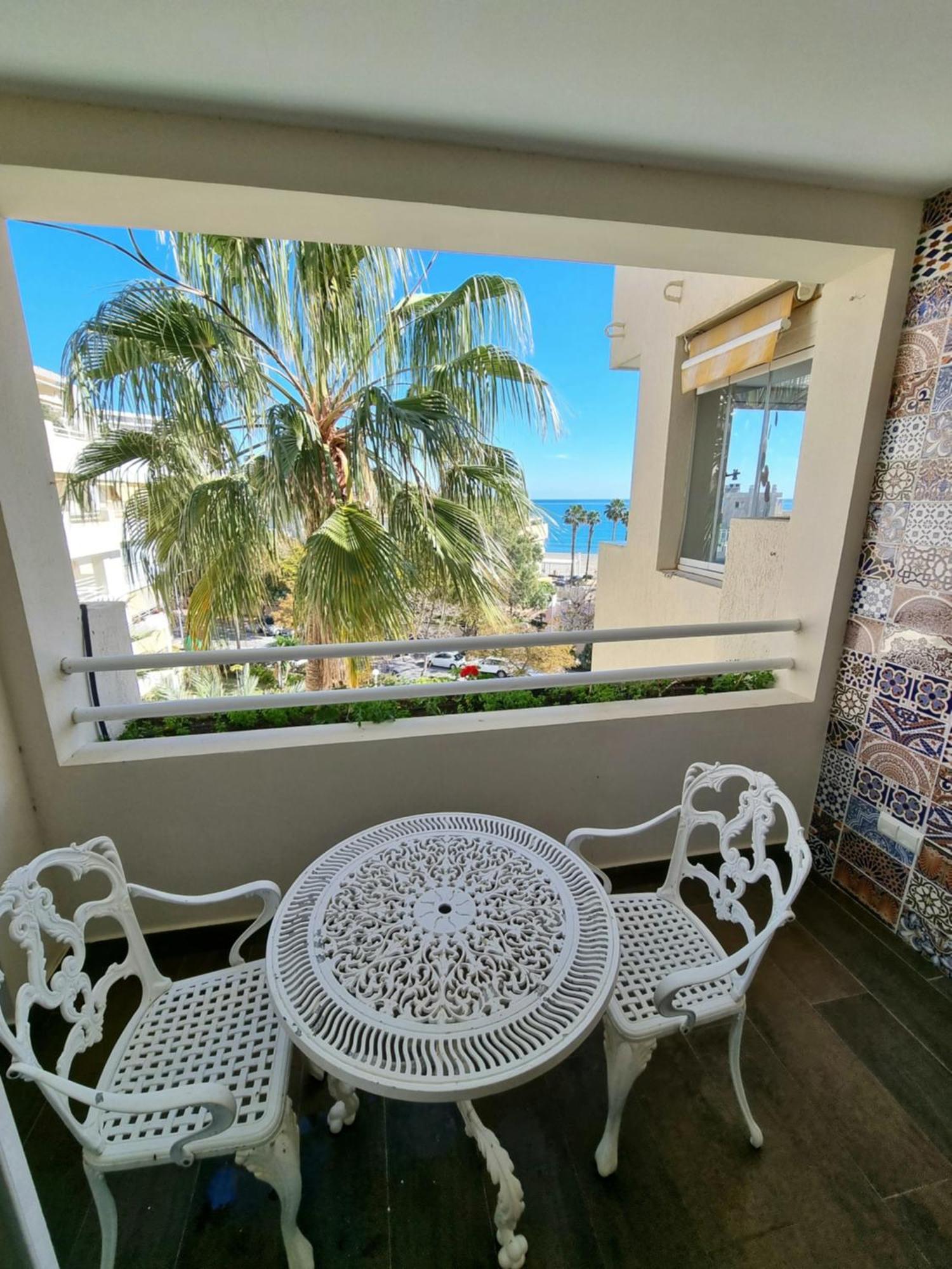 Appartement Luxury 2 Bedrooms In La Carihuela 20 Meters In From Of