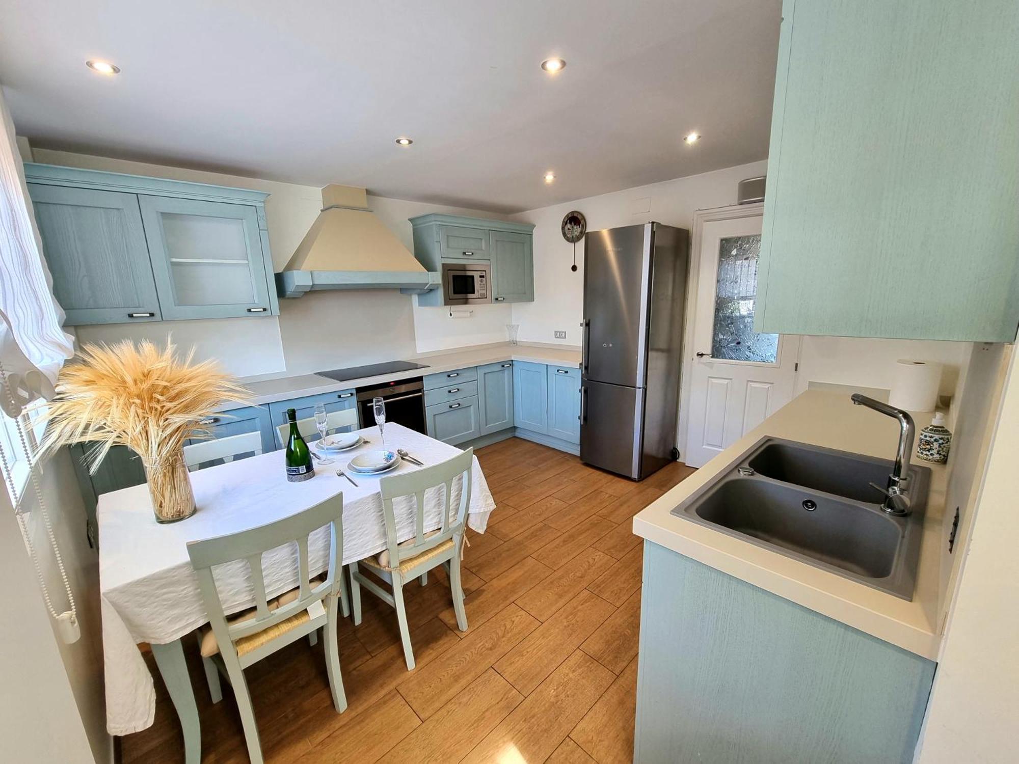 Appartement Luxury 2 Bedrooms In La Carihuela 20 Meters In From Of *