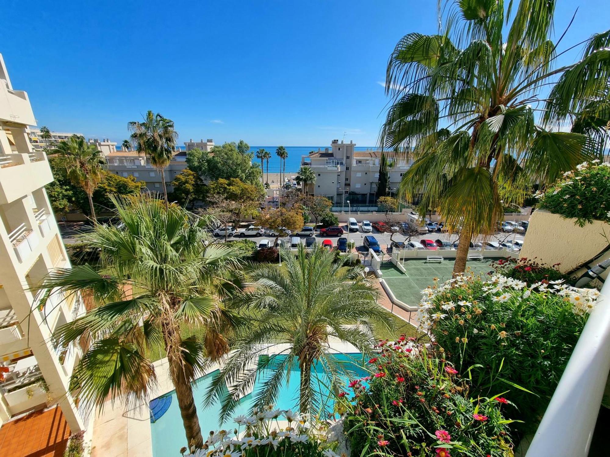 Appartement Luxury 2 Bedrooms In La Carihuela 20 Meters In From Of