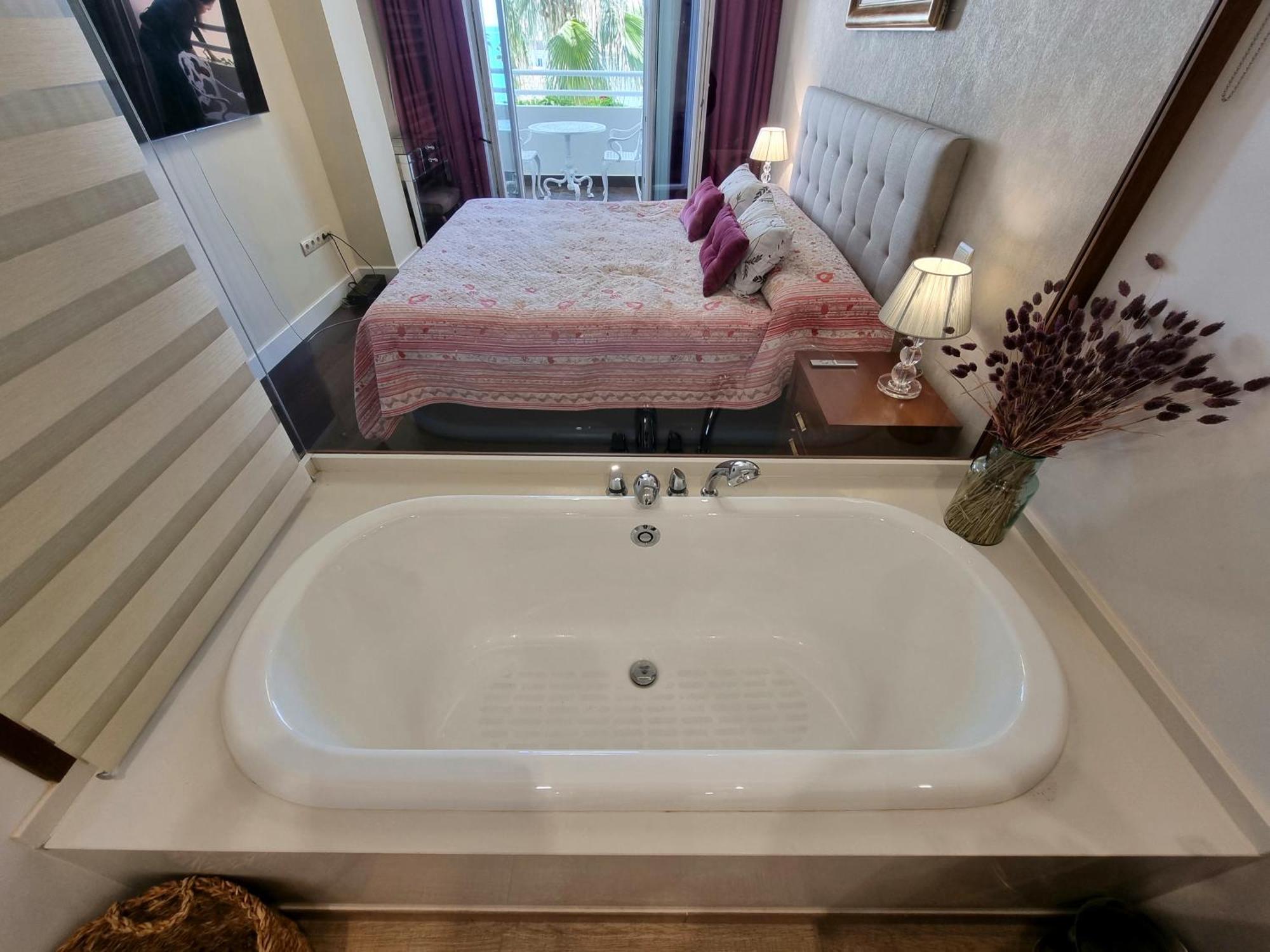 Luxury 2 Bedrooms In La Carihuela 20 Meters In From Of Appartement Torremolinos