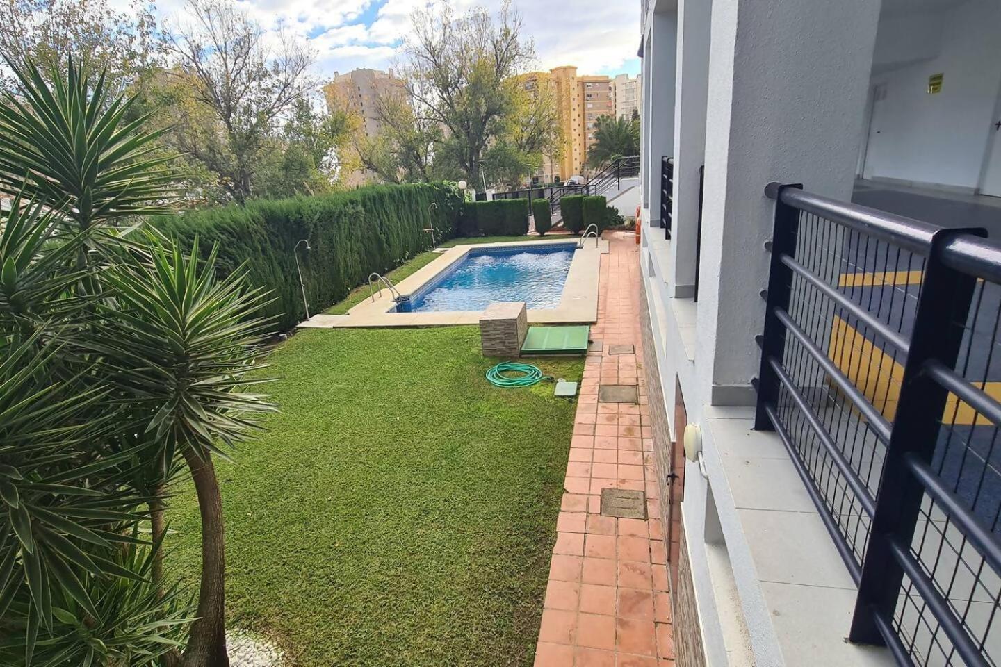 Playamarapto Soleado Piscina Y Playa Torremolinos