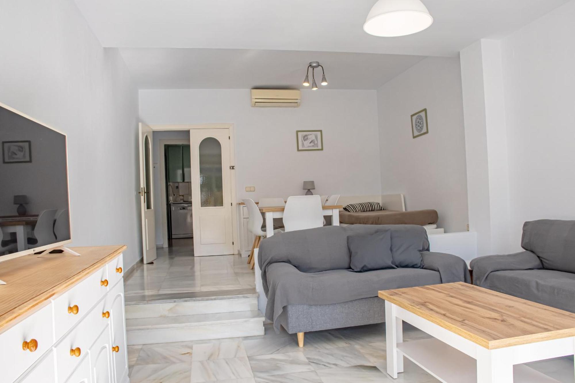 Apartment Aamos De Torremolinos