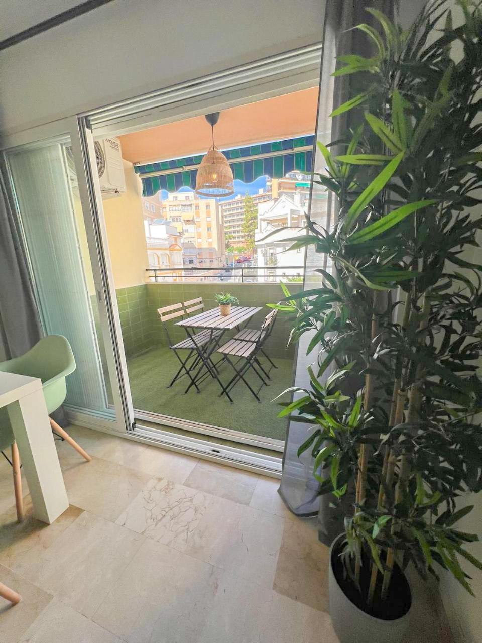 Large & Cozy Centrally Apartment