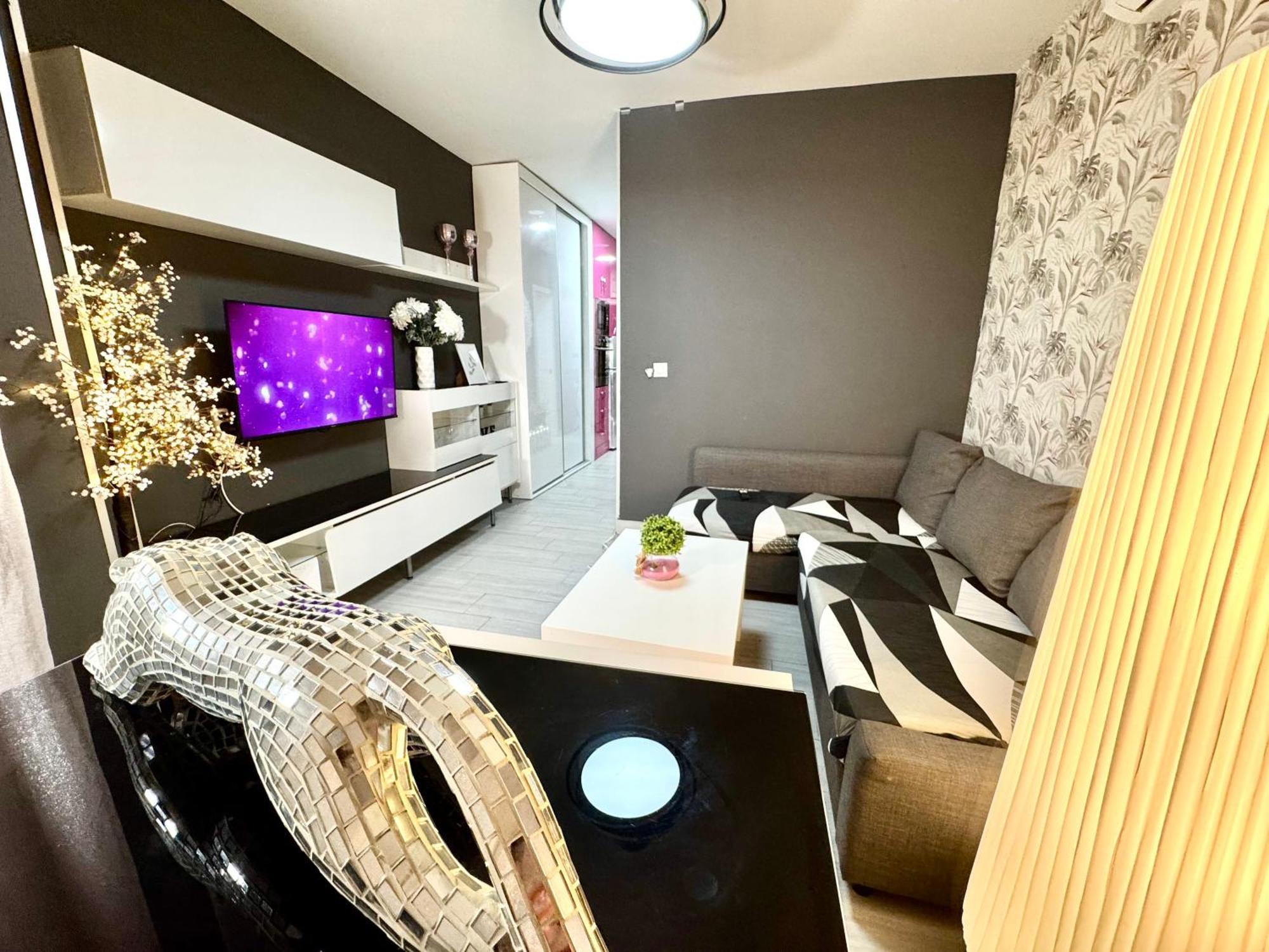 Luxury And Pink Vistasalmar Apartment Torremolinos