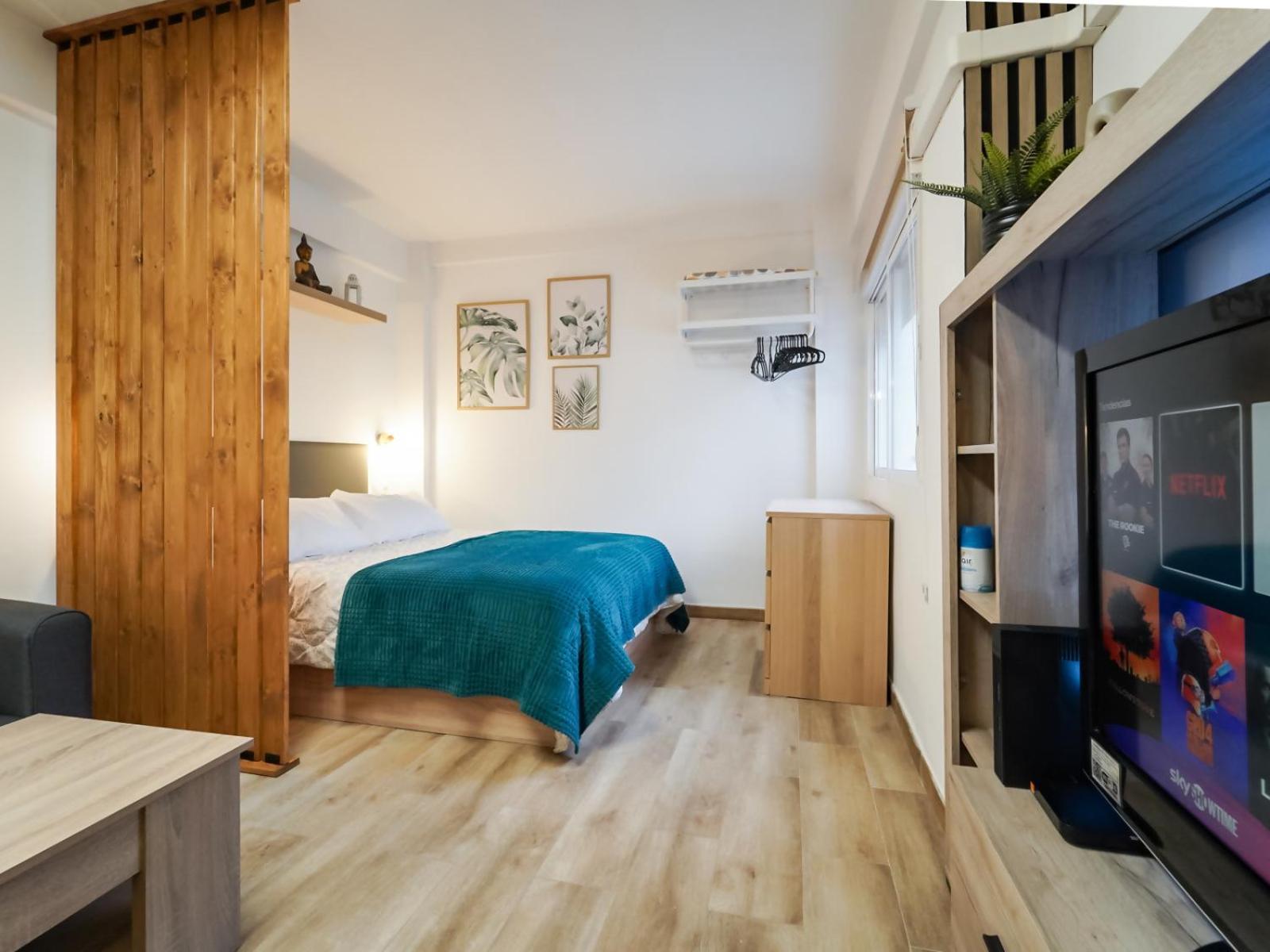 Apartment Playa La Carihuela Con Piscina Wi-fi *