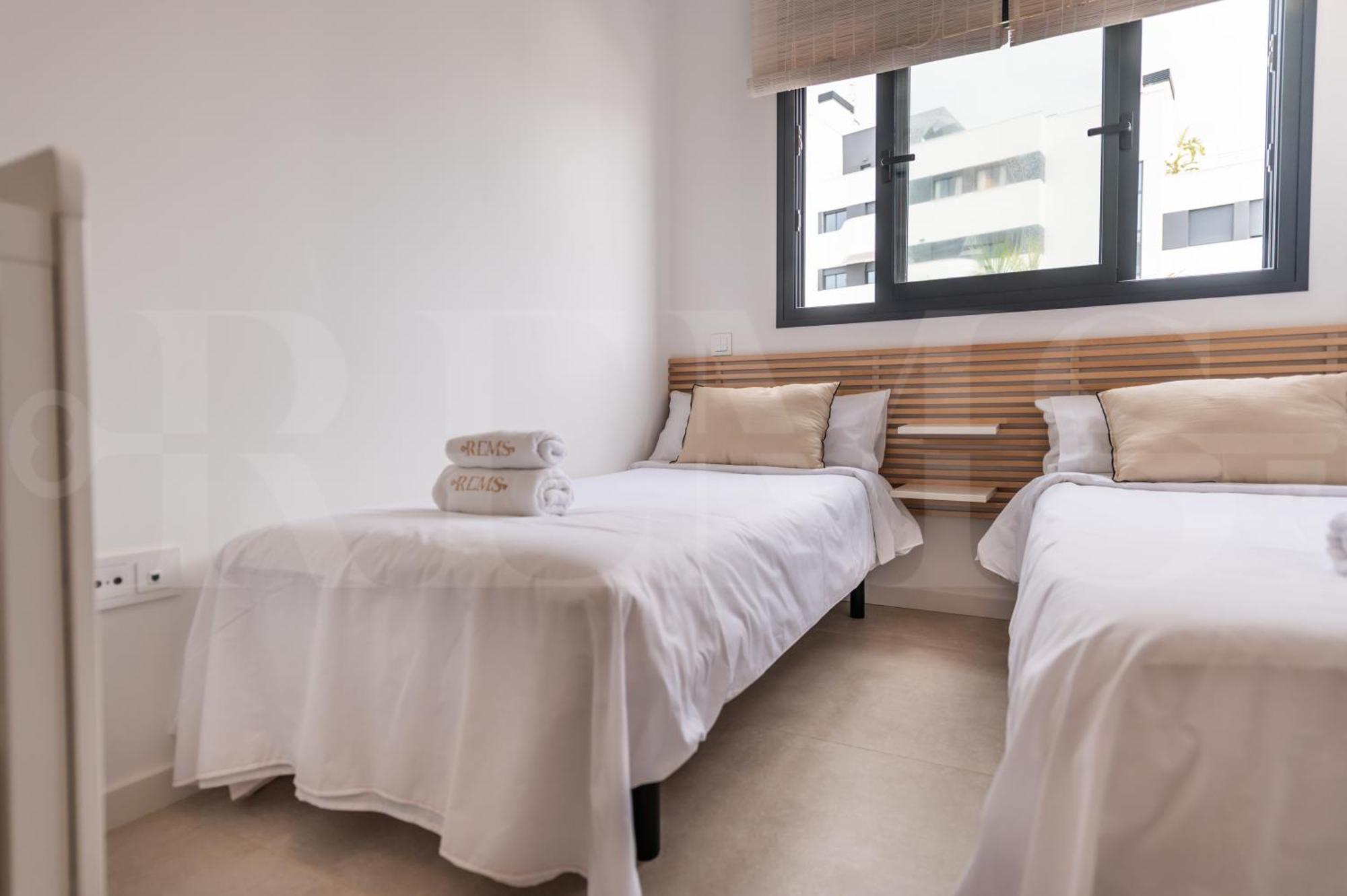 Beachside Escape With Parking And Pool Rems Apartment *