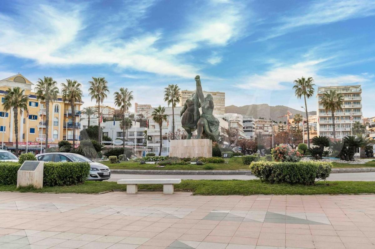 Beachside Escape With Parking And Pool Rems Apartment *
