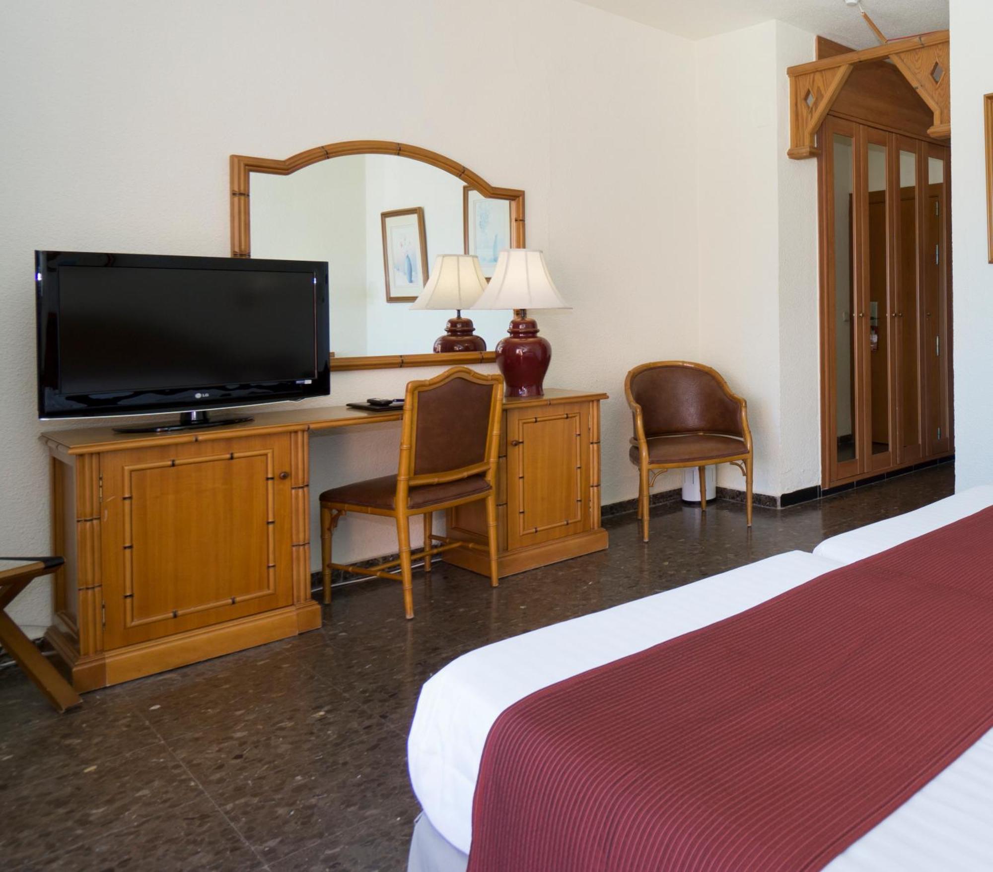 Ms Tropicana Hotel 4*