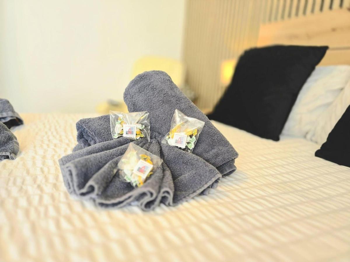 The Harmony Luxe Center With Seasonal Pool Free Wifi And Netflix By Namaste Elite Torremolinos
